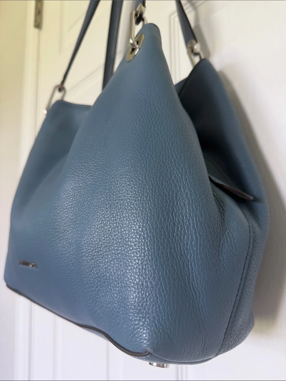 MICHAEL KORS Raven Large Leather Shoulder Bag Dusty Blue